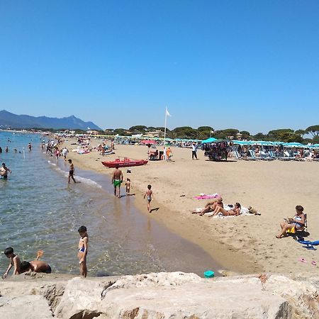 Vila Regina Sul Mare Terracina Exteriér fotografie