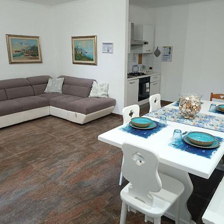 Vila Regina Sul Mare Terracina Exteriér fotografie