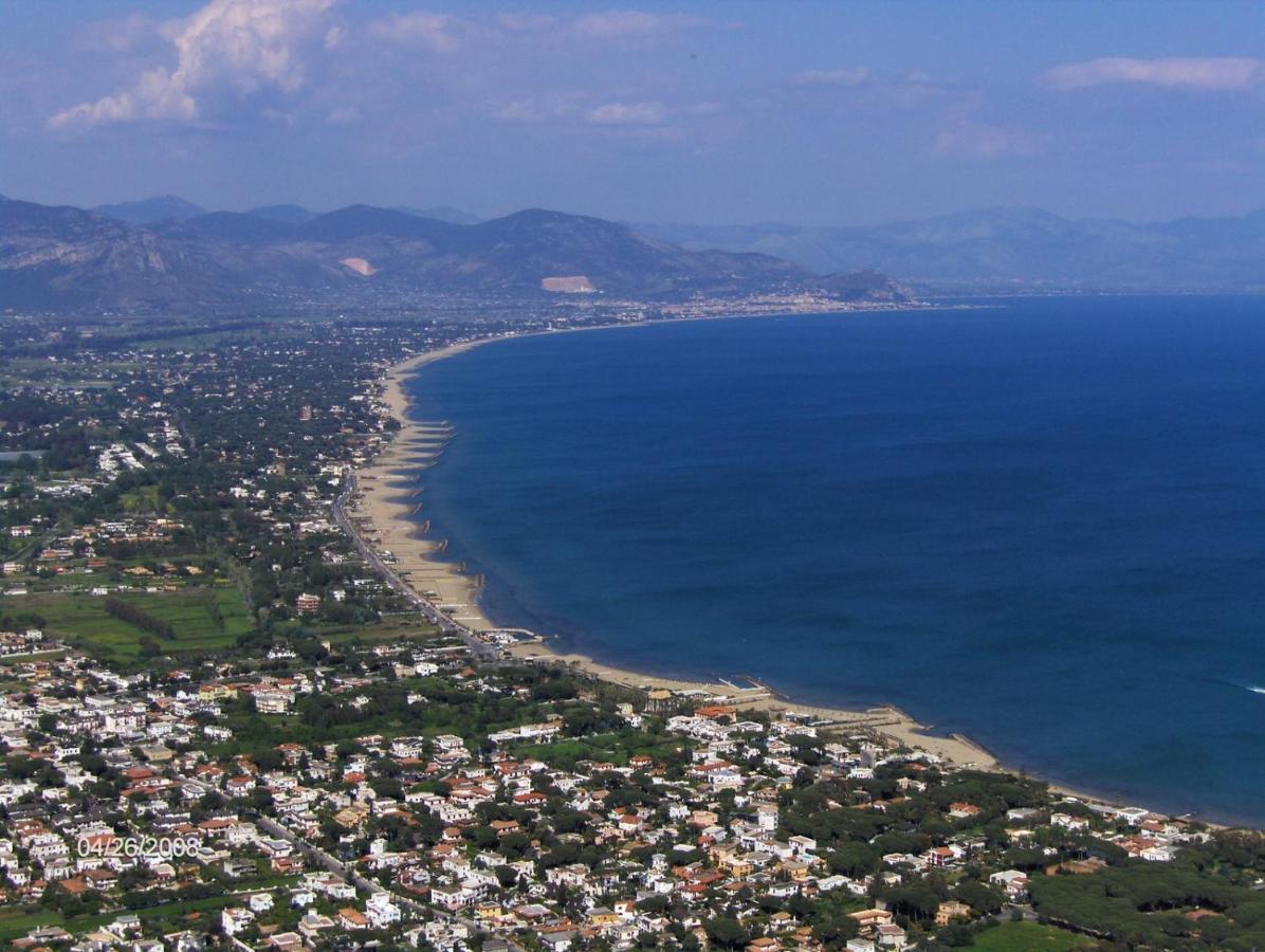Vila Regina Sul Mare Terracina Exteriér fotografie