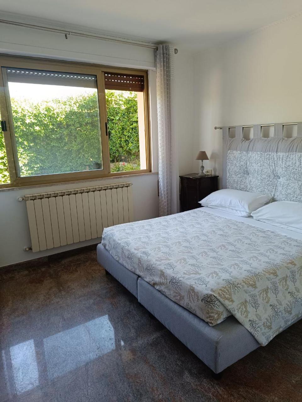 Vila Regina Sul Mare Terracina Exteriér fotografie
